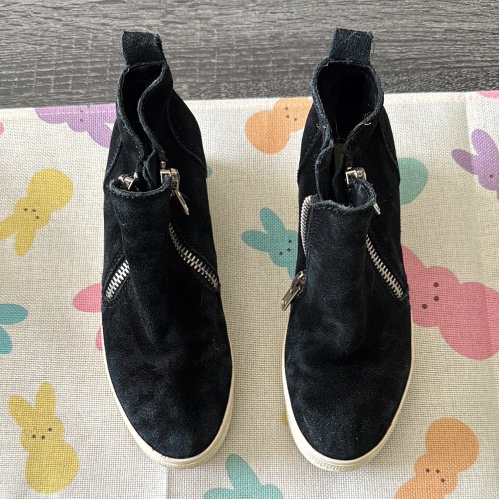 Steve Madden  Ankle Boots with Zipper